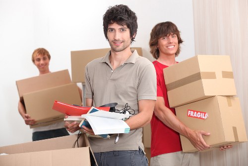 Packing and unpacking services in Sutton for fragile household items